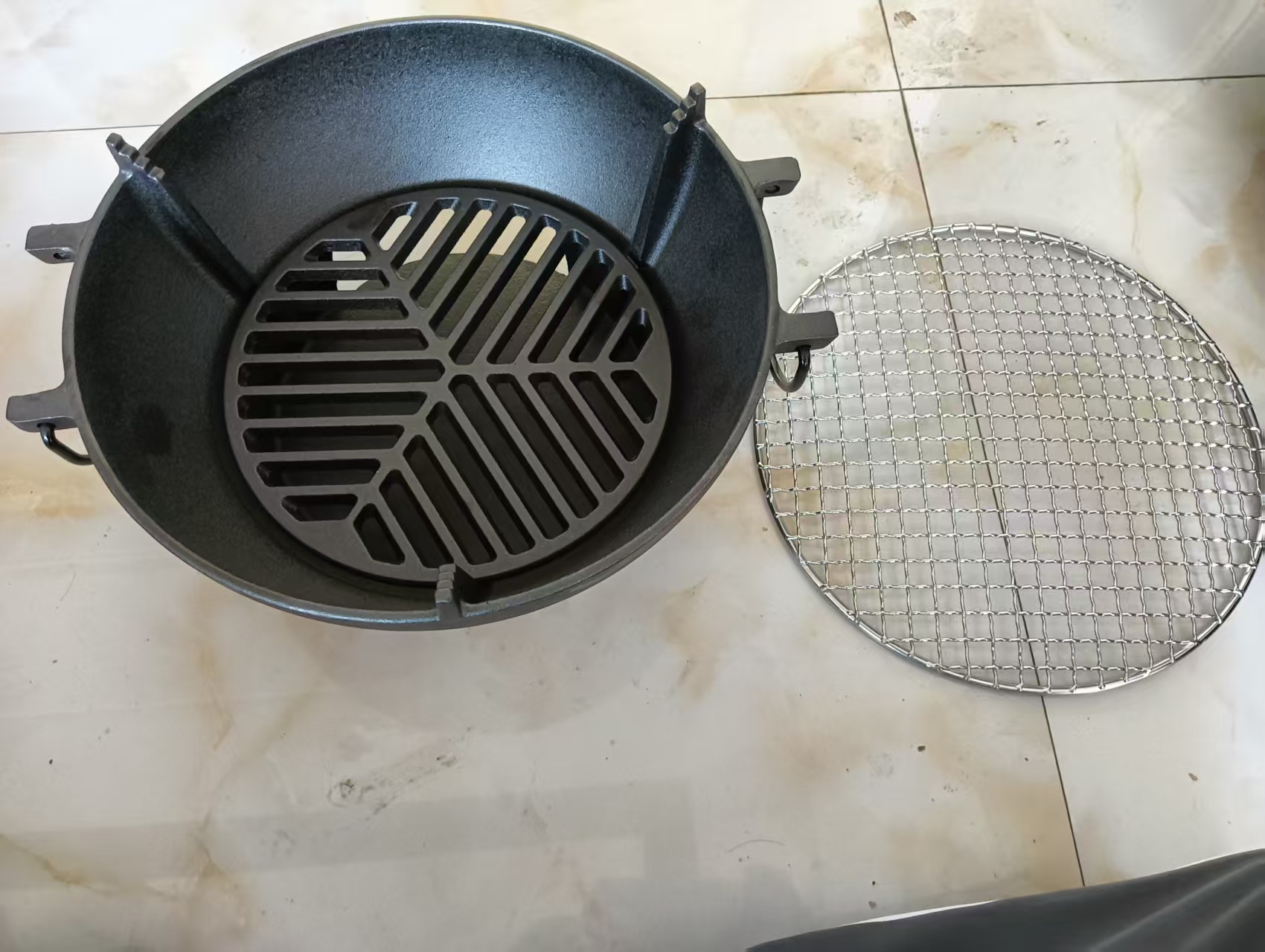Cast iron barbecue grill outdoor carbon grill